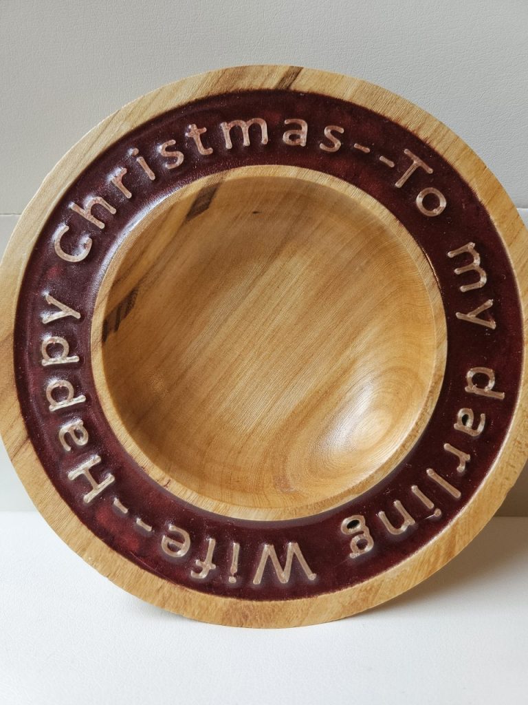 Bowl with a personal message round the rim
