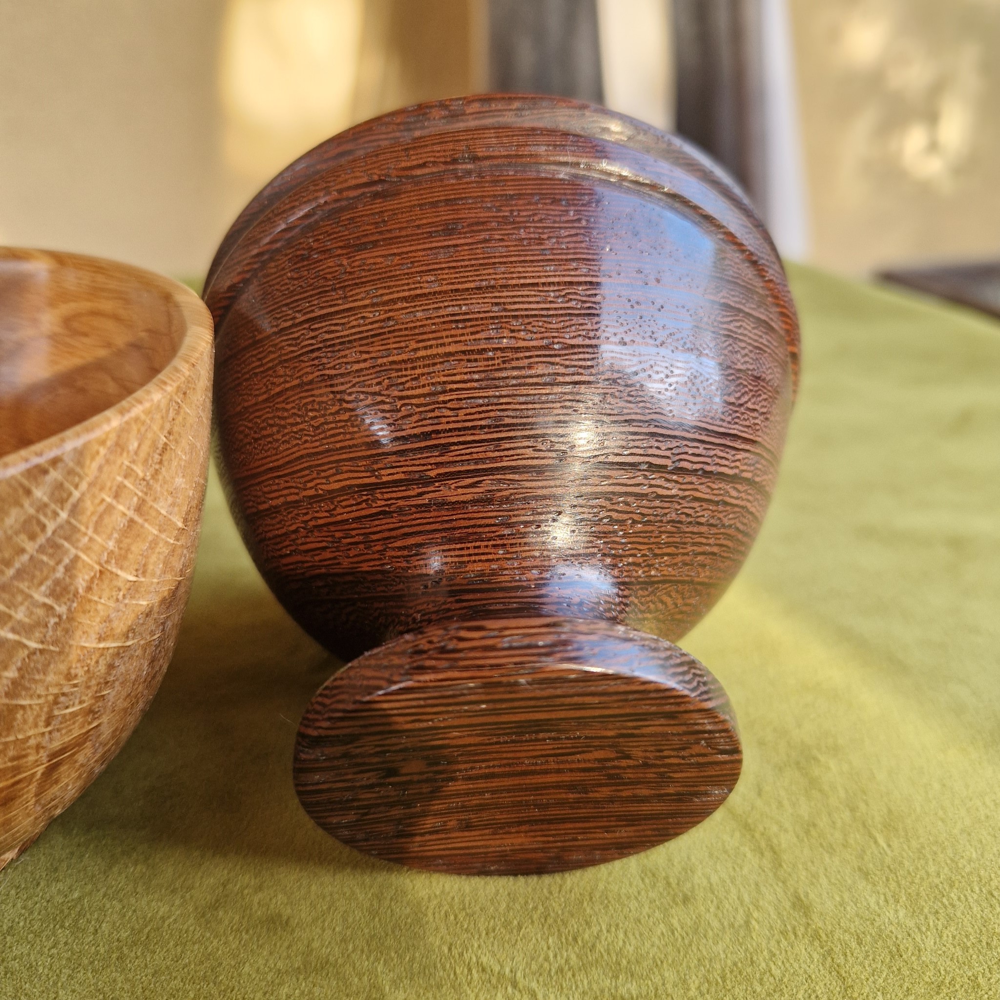 miska z ciemnego orzecha (mała) 02b517968dc5f3b5a9e4fbce4fb90368