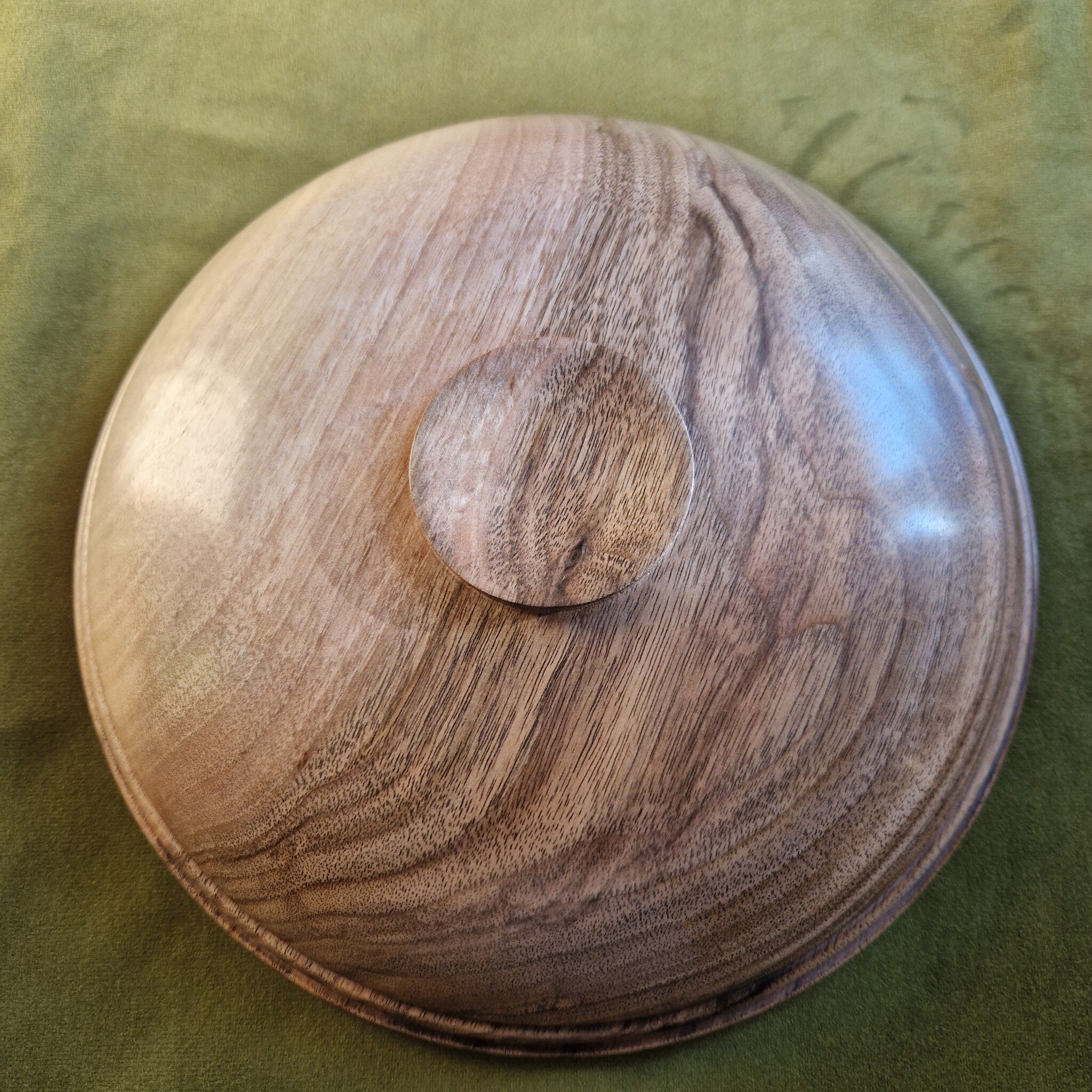 płytka miska z drewna orzechowego f080b4061bdfb8f2ae264ac0a65d2f02