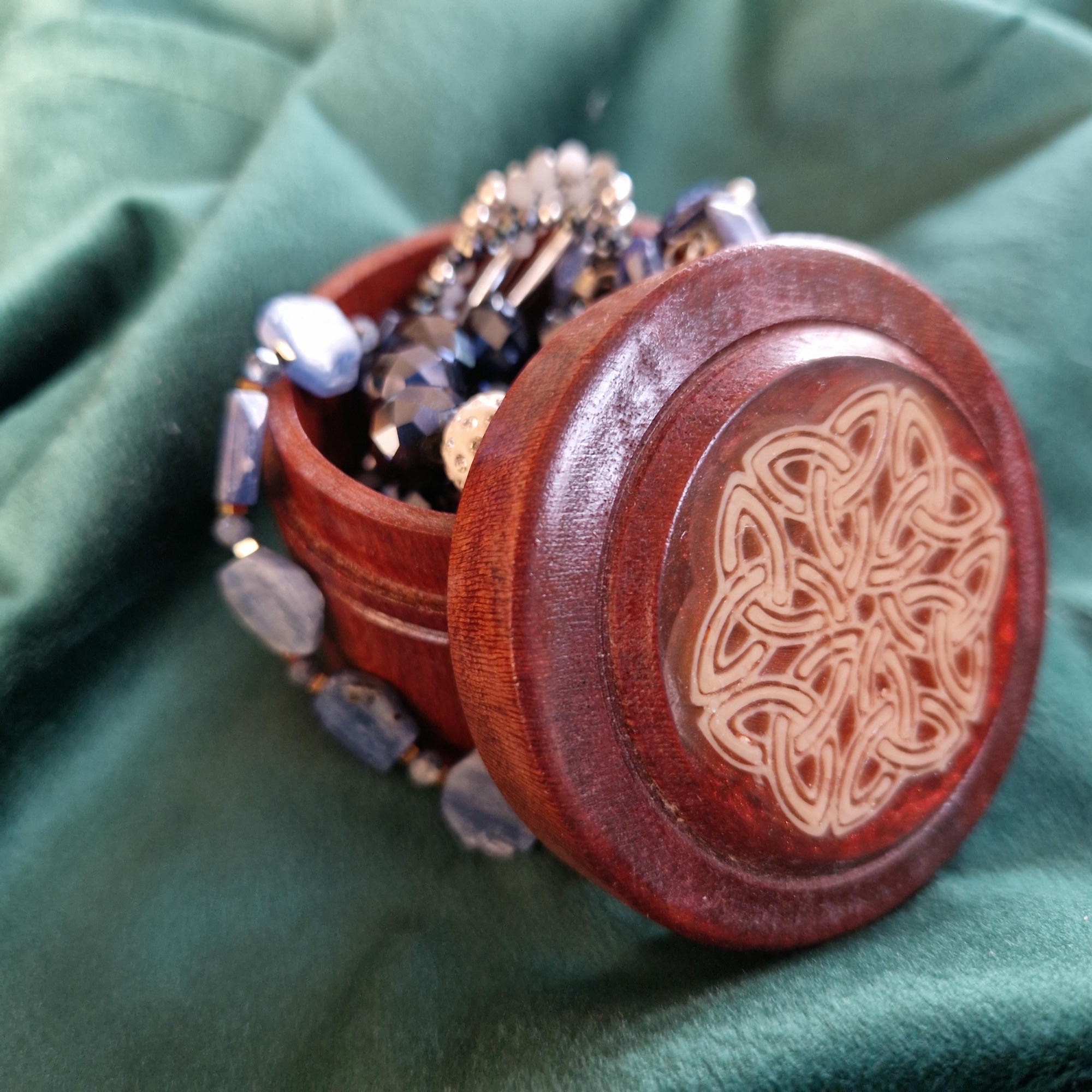 celtyckie drewniane pudełko na pierścionek 3ec8b8ae4191d84f287d0fdeff801bd6