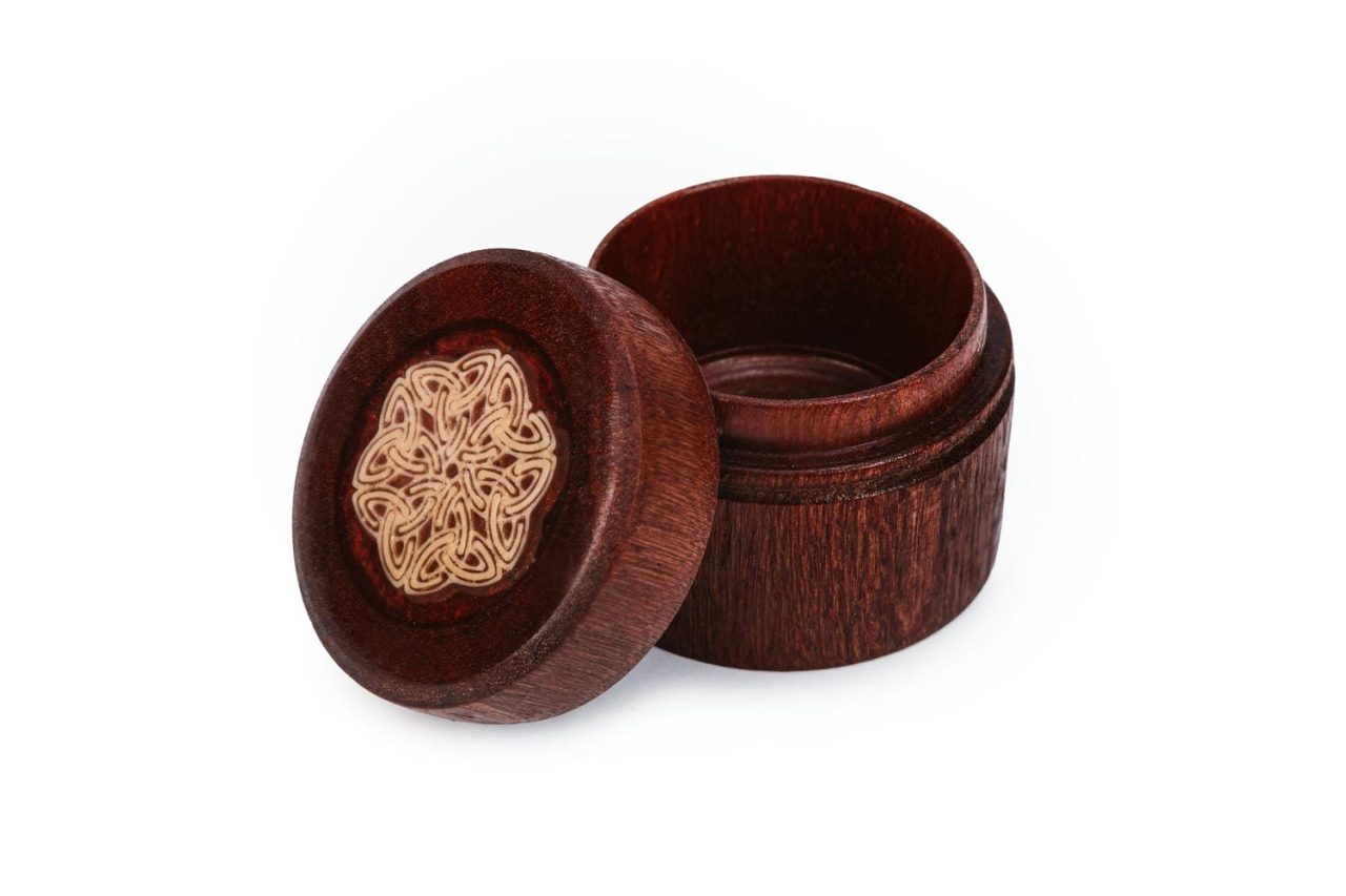 celtyckie drewniane pudełko na pierścionek 58097924d606d9514db4d25763840b41