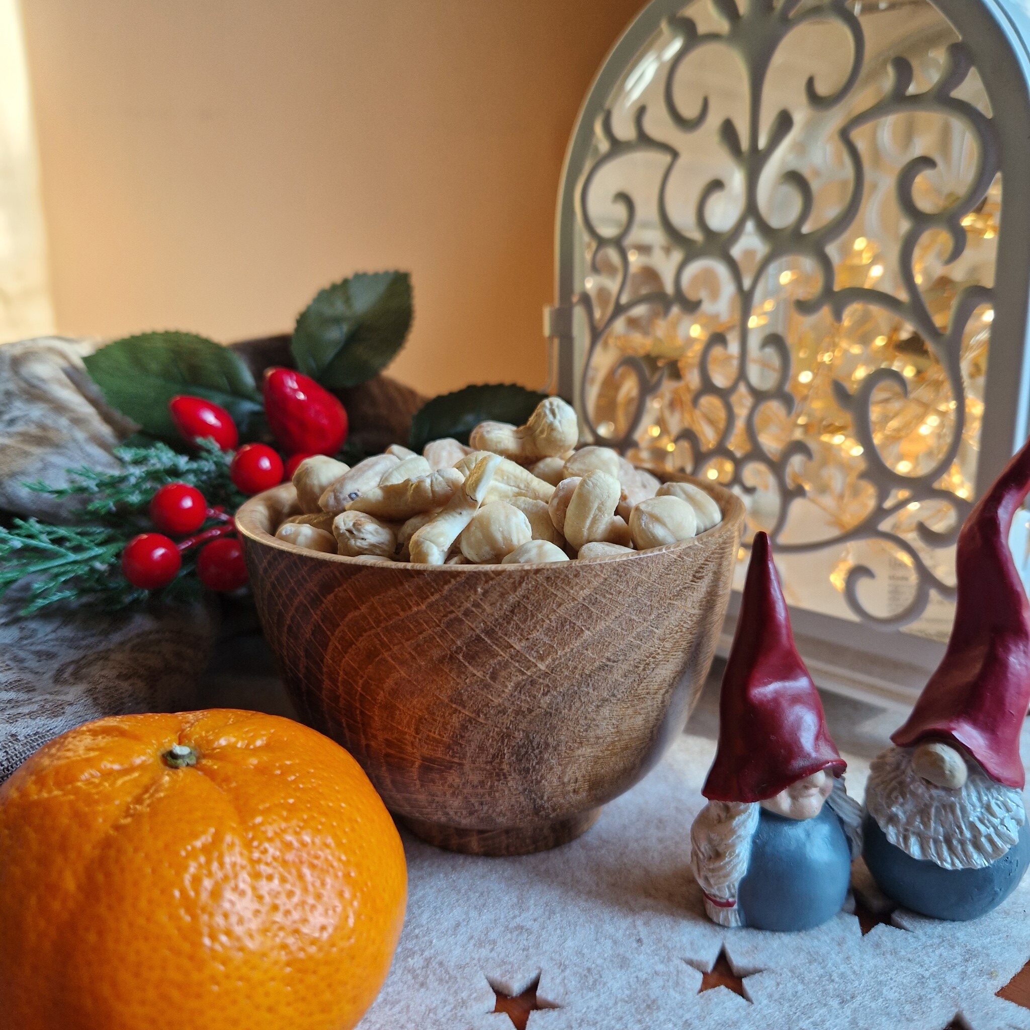 mała dębowa miska na orzechy b150d87228fa32f4df48a686f284dc92