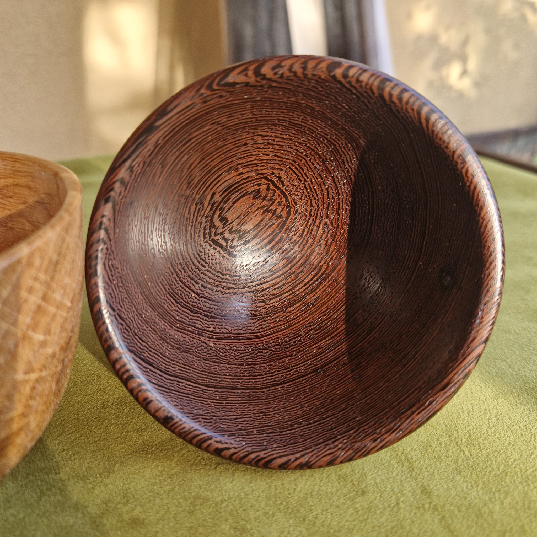 miska z ciemnego orzecha (mała) 789d3350a6d184cdcf3d2ef95a942686