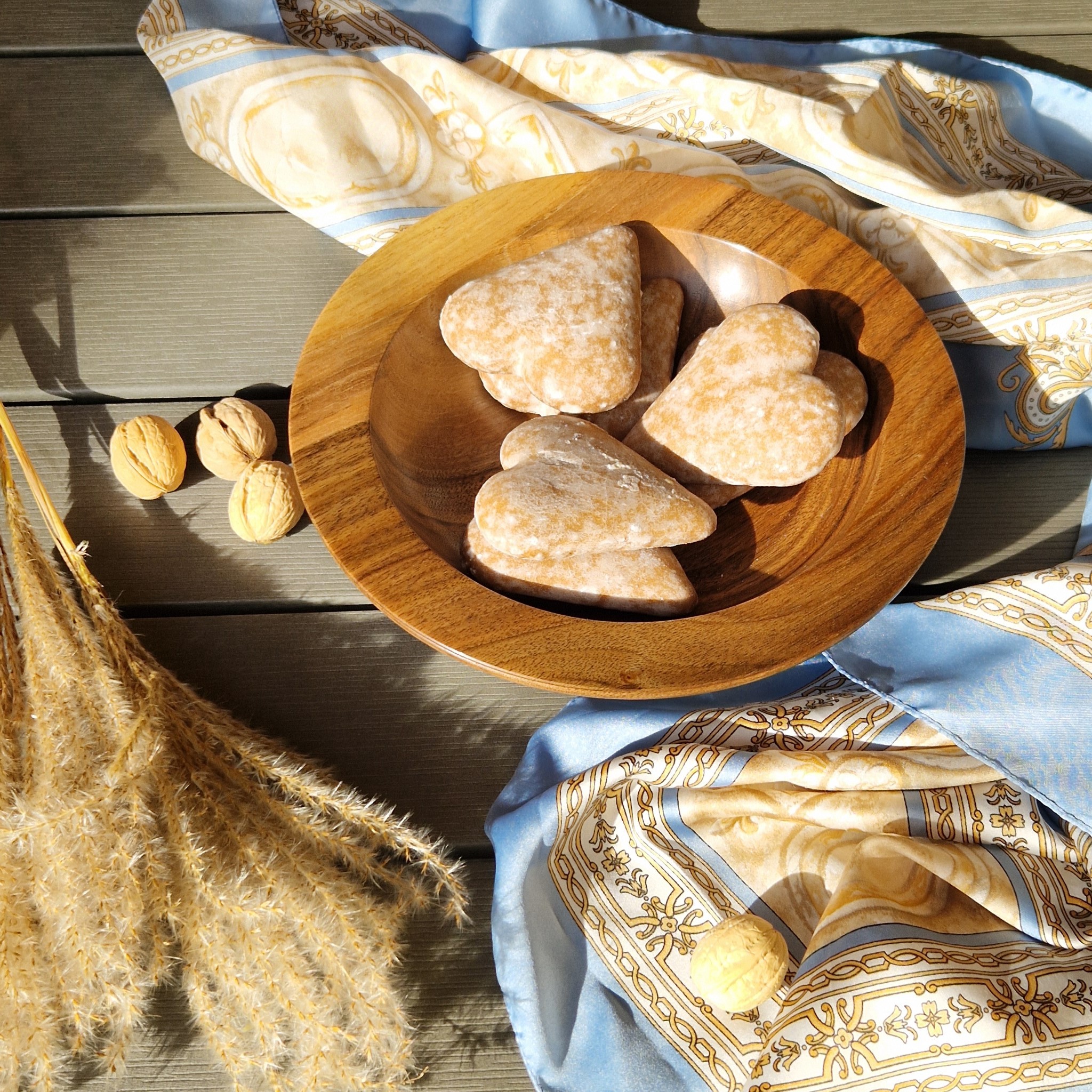 płytka miska z drewna orzechowego 020eea02cc672b82ba42483888307300