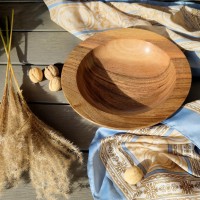 ShallowWalnutWoodBowl1